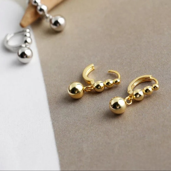 NEW 925 STERLING SILVER GOLD HOOP EARRINGS, NICE EARRINGS, CUTE EARRINGS - Picture 5 of 6